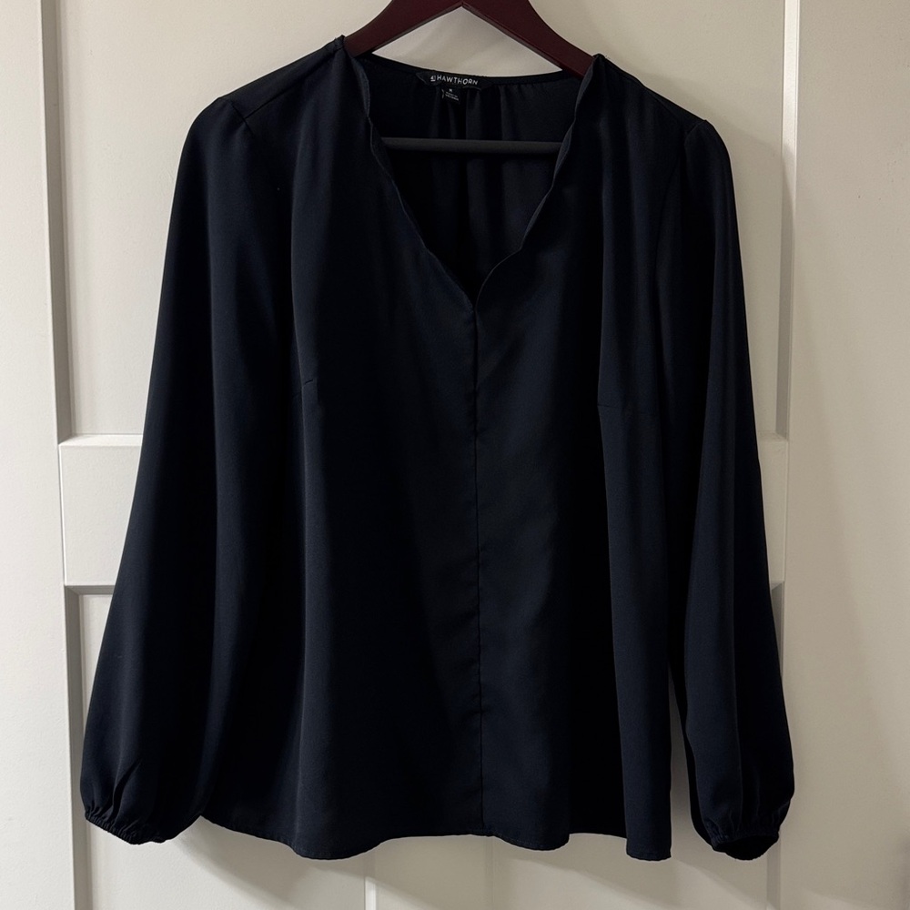 41 Hawthorn Black V-Neck Long-Sleeve Blouse